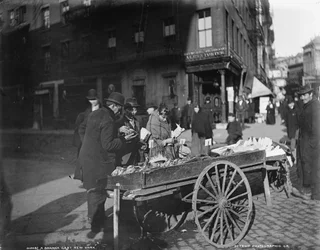 Ein Bananenwagen, New York, ca. 1900
